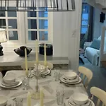 Des Hirondelles بيت للعطل