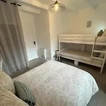 Des Hirondelles بيت للعطل Saint-Hilaire-des-Loges