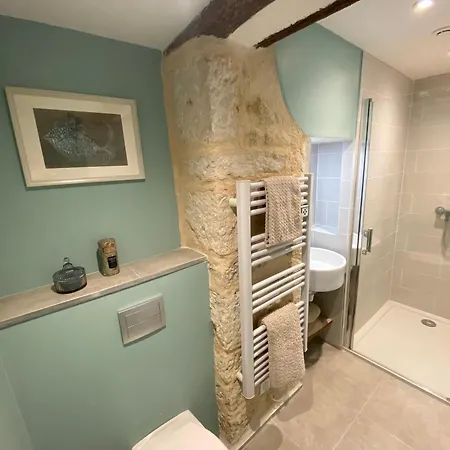 Des Hirondelles * Saint-Hilaire-des-Loges