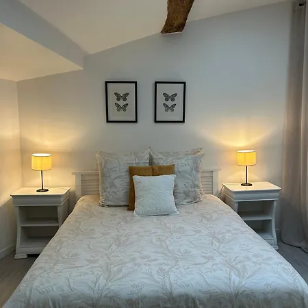 Des Hirondelles * Saint-Hilaire-des-Loges