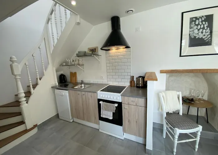 Holiday home Des Hirondelles Saint-Hilaire-des-Loges