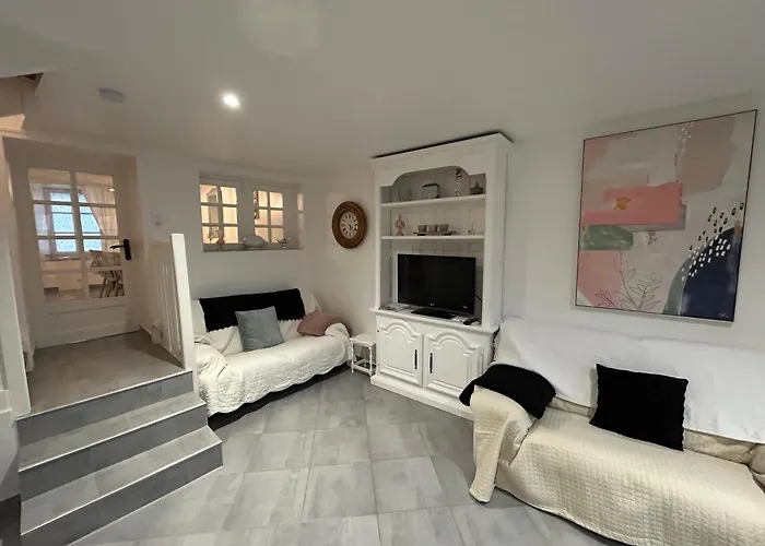 Des Hirondelles Dom wakacyjny