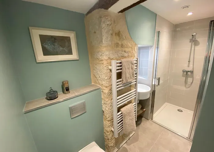 Des Hirondelles * Saint-Hilaire-des-Loges